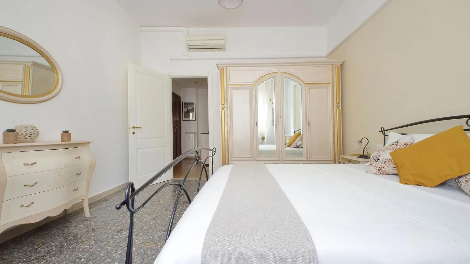 Apartment Maison Conca Doro Rome Italy